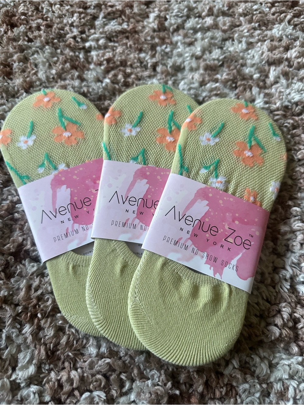 Avenue Zoe Floral No-Show Socks in Light Green 3 pck